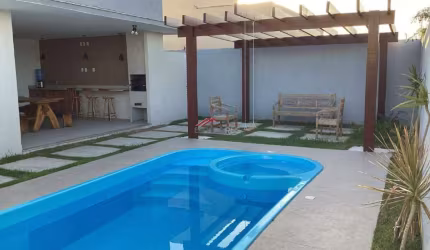 Casa à venda com 3 suítes