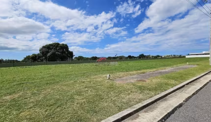 Lote em condomínio à venda, 3 vagas, Peró - Cabo Frio/RJ