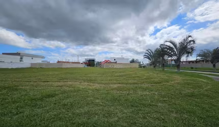 Lote em condomínio à venda, 3 vagas, Peró - Cabo Frio/RJ