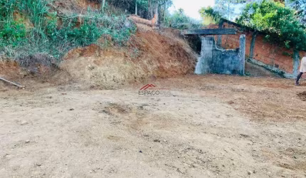 TERRENO NO ALTO MANHATTAN MEDINDO 624 M COM VISTA PARA RUA DAS PEDRAS