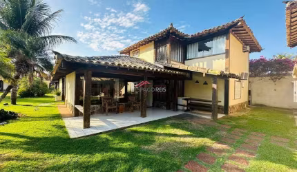 Casa a 300 metros da praia de Geriba.