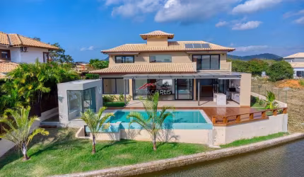 Casa de Alto Padrão com 5 suítes em condomínio