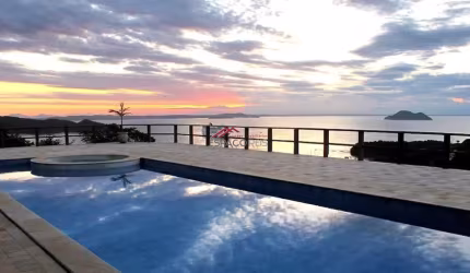 Casa com VISTA em João Fernandes