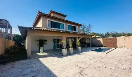 Casa 5 suítes na Beira do Canal.