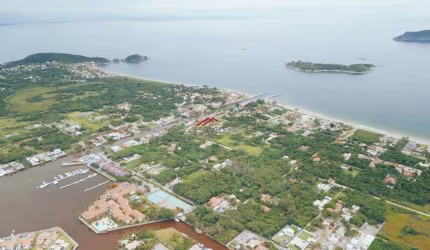 Terreno na beira do canal na Marina em Búzios