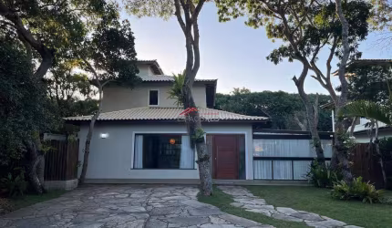 Casa à venda com 4 suítes dentro de condomínio e Manguinhos Buzios