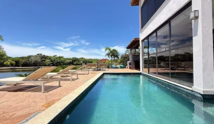 Casa moderna a beira do lago - 5 suites