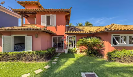 Casa em Manguinhos com 4 suítes dentro de condomínio com infra completa