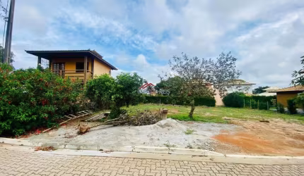 Terreno em condomínio com Rgi no bairro da Rasa !