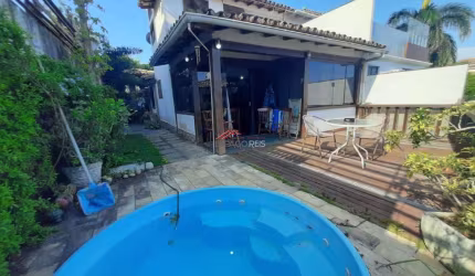 Casa à venda em condomínio com 03 quartos em Geribá