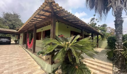 Casa em condomínio locação fixa 4 quartos no bairro Caravelas!