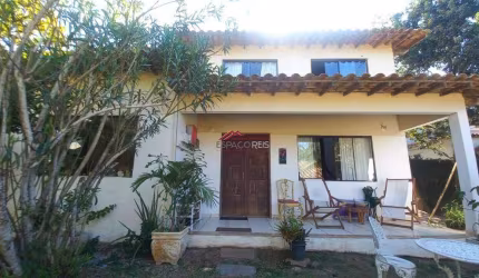 Casa de locação anual com 4 quartos independente no Arpoador da Rasa em Buzios