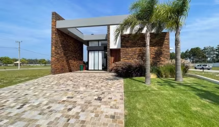 Casa no condominio