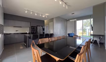 CASA À VENDA: CONFORTO E QUALIDADE NA BEIRA MAR