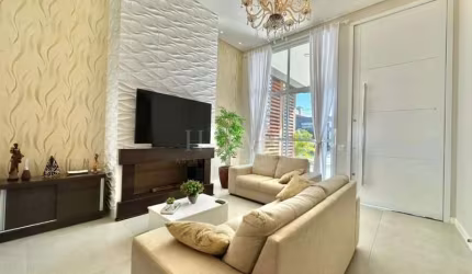 CASA EM CONDOMINIO FECHADO COM 4 SUITES BEM LOCALIZADO!