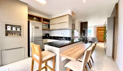CASA EM CONDOMINIO FECHADO!