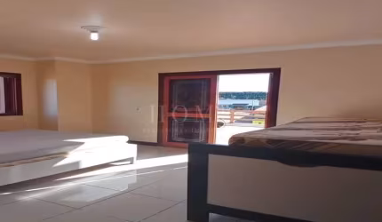 SOBRADO COM 4 DORMITÓRIOS NO VILLAGE!
