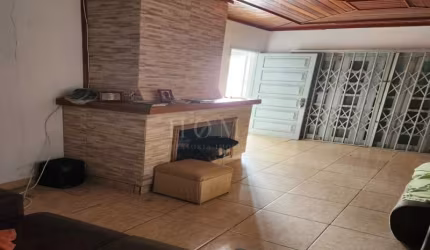 CASA COM 3 DORMITÓRIOS!