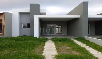 OPORTUNIDADE ÚNICA, CASA GEMINADA BEM LOCALIZADA!