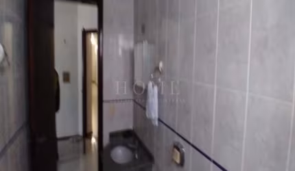 APARTAMENTO COM 1 DORMITÓRIO, VAZIO .