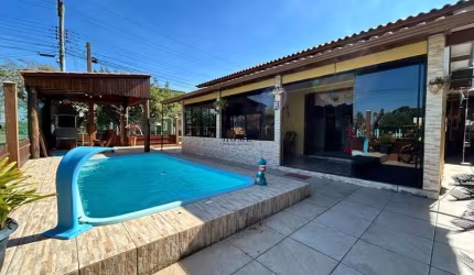Casa à venda em Mariluz!