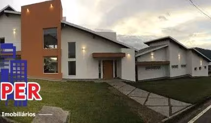 CHACARA COM 2.370 M²/ CASA SEDE/ ESPAÇO GOURMET COM PISCINA À VENDA NO CONDOMINIO TERRAS DA FAZENDA SANTANA EM ATIBAIA