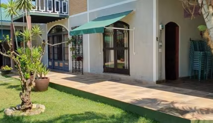 EXCELENTE CHÁCARA DE 1.400 M²/ CASA SEDE/PISCINA/ ESPAÇO GOURMET À VENDA EM CONDOMÍNIO FECHADO EM GUARAREMA