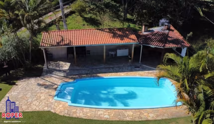 EXCELENTE CHÁCARA DE 5.000 M²/ CASA SEDE/ PISCINA/ LAGO/ ÁREA GOURMET À VENDA EM ARUJÁ, SÃO PAULO