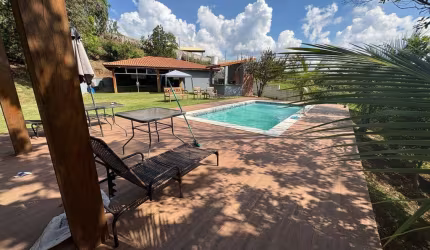 CHÁCARA COM ESCRITURA ( ACEITA FINANCIAMENTO) DE 5.480 M²/CASA SEDE E TODA ESTRUTURA À VENDA EM MAIRINQUE.