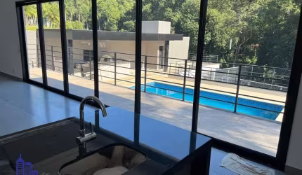 LINDA CHÁCARA DE ALTO PADRÃO DE 1.458 M²/CASA/PISCINA/ÁREA GOURMET À VENDA NO CONDOMÍNIO ALPES D&amp;apos;OURO EM BOM JESUS DOS PERDÕES.