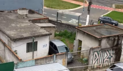 TERRENO/INVESTIDORES- CASA À VENDA NO JARDIM GRIMALDO PRÓXIMO AO MONOTRILHO