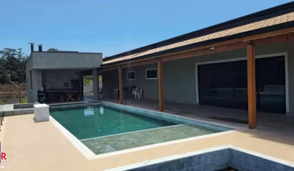 EXCELENTE SITIO COM ESCRITURA DE 25.000 M²/CASA SEDE/RIACHO/PISCINA/ÁREA GOURMET À VENDA EM MOGI DAS CRUZES