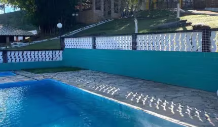 LINDA CHÁCARA COM ESCRITURA DE 8.800 M²/ CASA SEDE/ÁREA GOURMET/LAGO E PISCINA À VENDA/LOCAÇÃO NO MONTE NEGRO, SANTA ISABEL