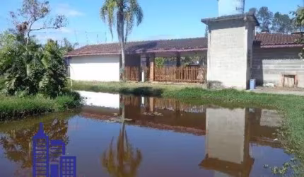 EXCELENTE CHÁCARA DE 4.700 M²/LAGO/CASA SEDE E ESPAÇO GOURMET Á VENDA EM EMBU GUAÇU