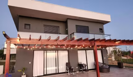 EXCELENTE CASA DE ALTO PADRÃO COM 1.428 M²/ CASA SEDE/ PISCINA À VENDA NO CONDOMINIO LAGO DOURADO EM GUARAREMA