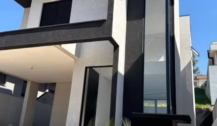 EXCELENTE CASA DE ALTO PADRÃO COM 360 M²/3 SUITES/4 VAGAS/PISCINA/ESPAÇO GOURMET À VENDA NO CONDOMÍNIO BUONA VITTA EM ATIBAIA