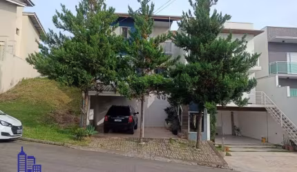 EXCELENTE SOBRADO COM 165 M²/3 DORMITÓRIOS/2 VAGAS/ ESPAÇO GOURMET/PISCINA AQUECIDA À VENDA NO RESIDENCIAL VILLA VERDE EM FRANCO DA ROCHA
