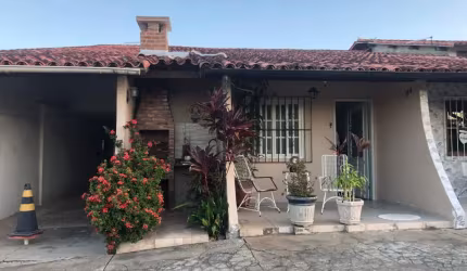 VENDO UMA EXCELENTE CASA EM ARARUAMA