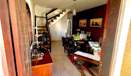 VENDO UMA LINDA CASA EM PRAIA LINDA EM SÃO PEDRO DA ALDEIA