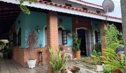 Casa para Venda em Itanhaém, Jardim Regina, 3 dormitórios, 2 suítes, 1 banheiro, 3 vagas