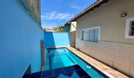 Casa para Venda em Itanhaém, Bopiranga, 3 dormitórios, 3 suítes, 1 banheiro, 3 vagas