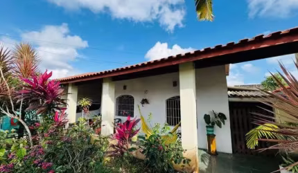 Conforto Total: Casa com 4 Dormitórios, Piscina e Cozinha Americana em Itanhaém