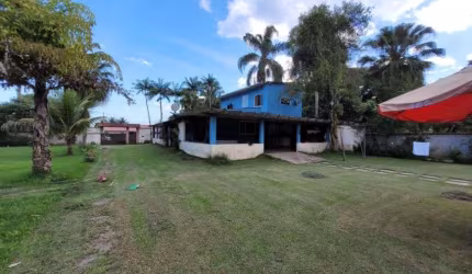 Chácara com piscina, 4 quartos e churrasqueira em Itariri.