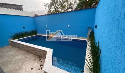 Casa com piscina, 2 quartos e área gourmet em Itanhaém.