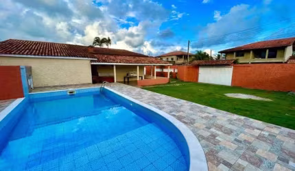 Chácara com 4 quartos, piscina e churrasqueira em Itanhaém.