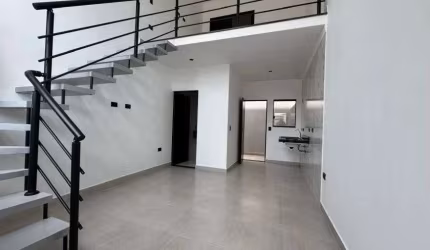 Casa com espaço para piscina em Peruíbe.