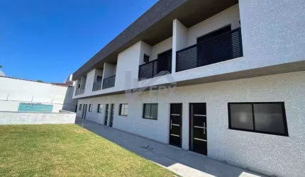 Casa em condomínio com 3 quartos, piscina e churrasqueira em Itanhaém.