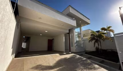 Casa de alto padrão em Peruíbe - R$ 950.000,00.