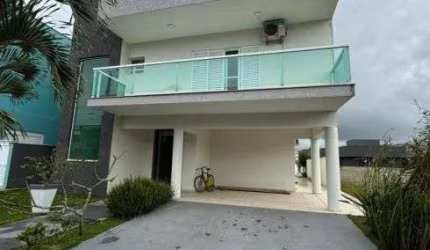 Casa à venda no Bougainville IV em Peruíbe - R$1.350.000,00.
