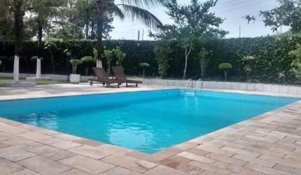 Chácara com 7 quartos, piscina e churrasqueira em Itanhaém.